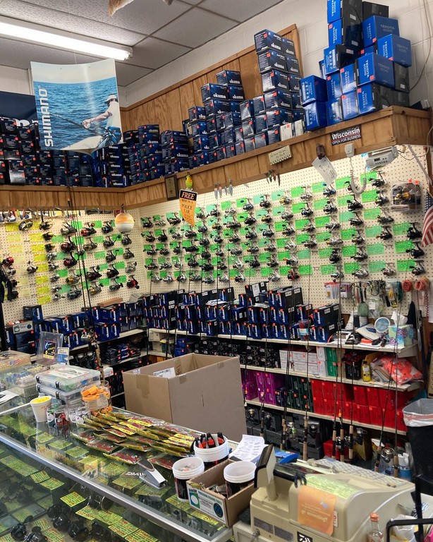 R&R Sports Fishin' Hole-Milwaukee's Finest Fishing Bait and Tackle Store,  helping you catch more fish - Rods & Reels