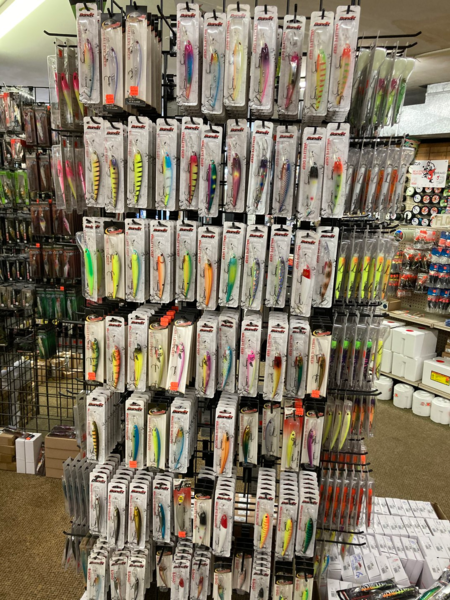 R&R Sports Fishin' Hole-Milwaukee's Finest Fishing Bait and Tackle Store,  helping you catch more fish - Crank Baits